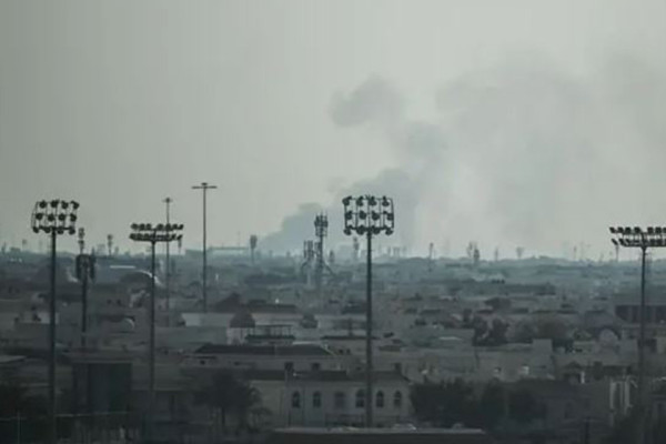 कतारस्थित अमेरिकी हवाई अड्डामा इरानी क्षेप्यास्त्र प्रहार